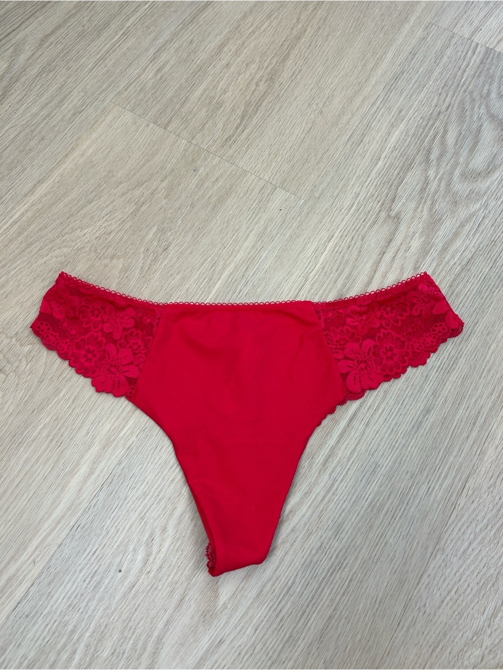 PINK Victoria’s Secret Thong Panty L